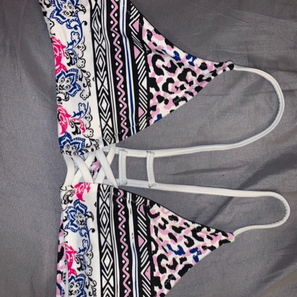 patterned women’s bathing suit/ swimsuit top
